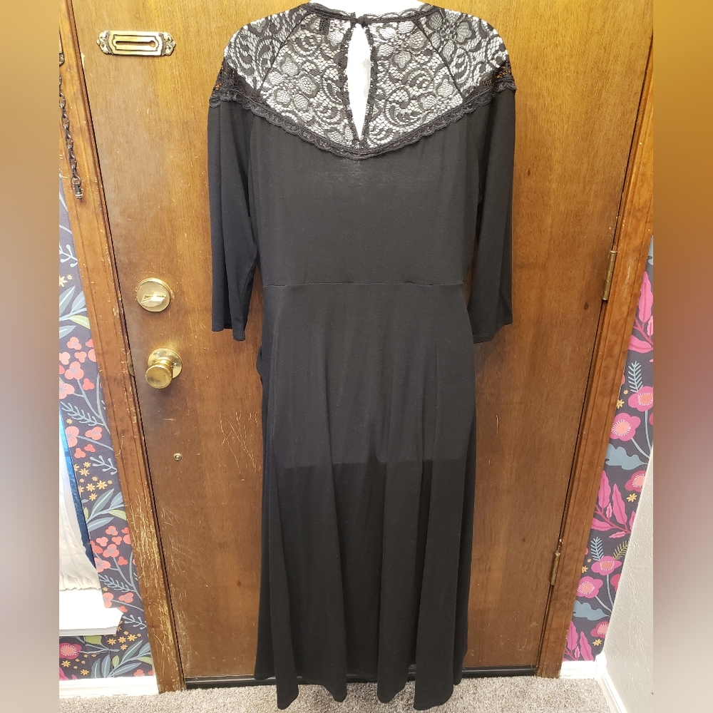 NWT Torrid Midi Dress, Black Super Soft and Lace, size 1 - Picture 3 of 7